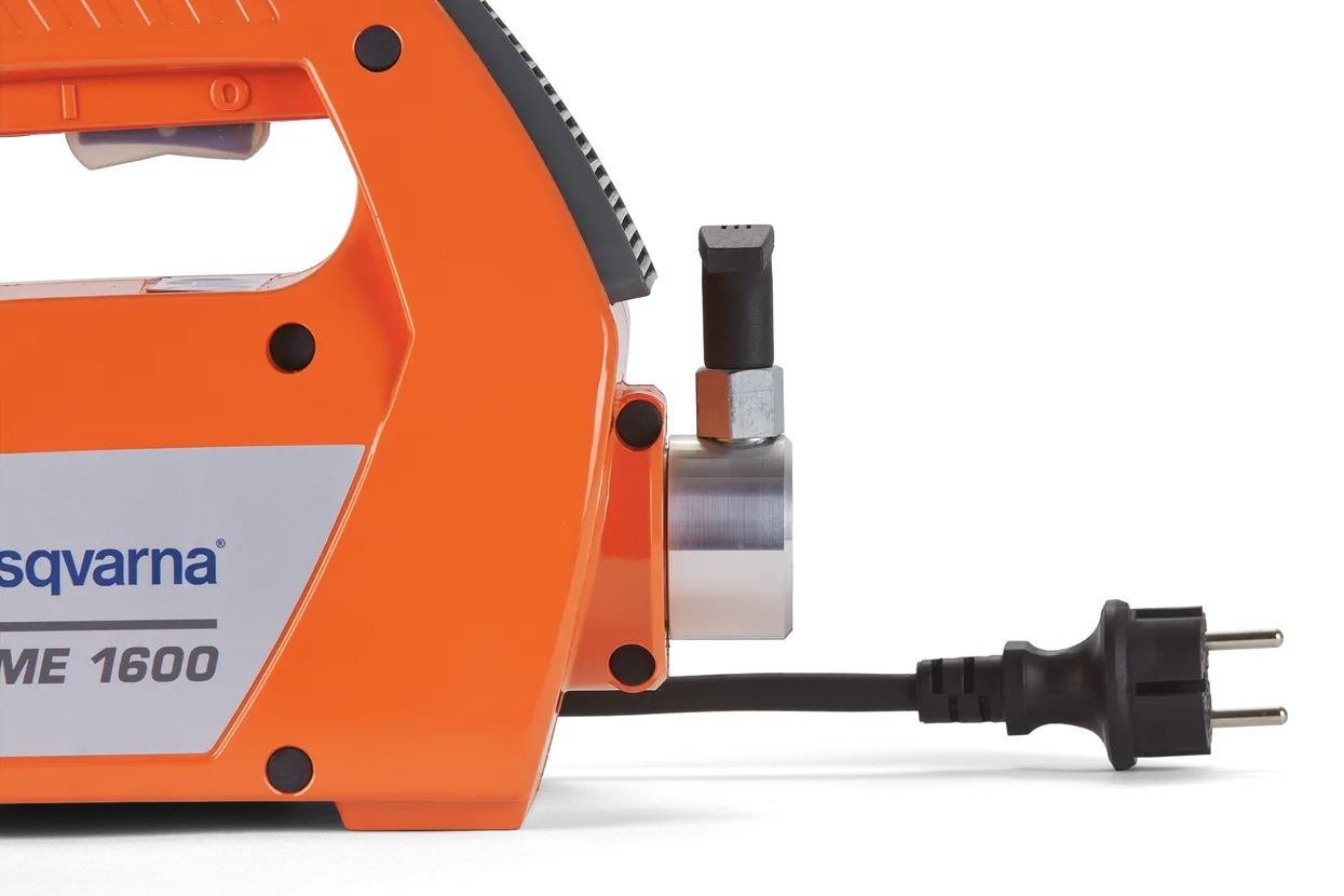 Vibrator beton AME 1600 cu arc flexibil 4m si Cap vibrator Husqvarna AT 39 mm Vibrator beton AME 1600 cu arc flexibil 4m si Cap vibrator Husqvarna AT 39 mm